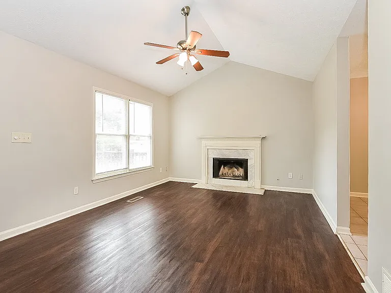 131 Aztec Way SE — Photo 5