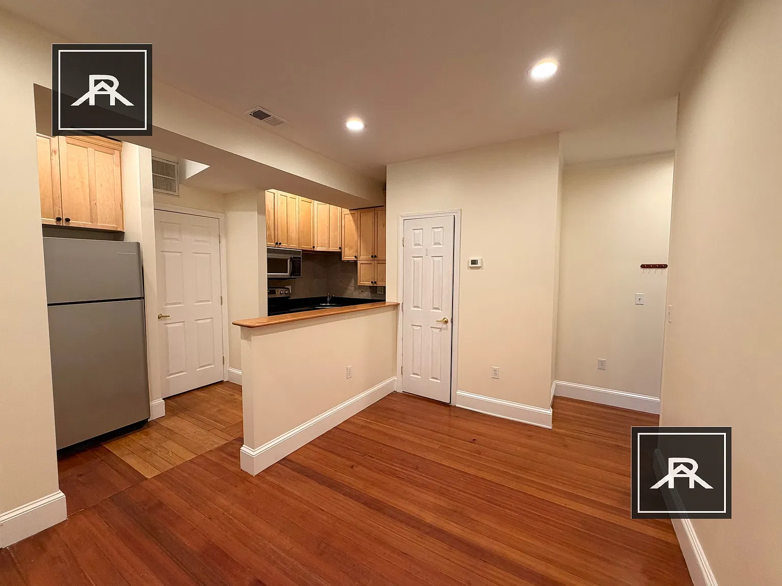 2 bed, 1.0 bath, $2,900 — Photo 3