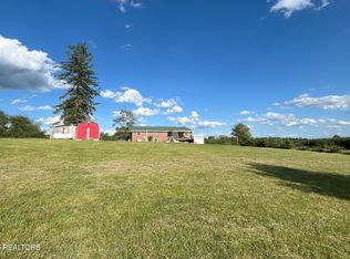 1038 Newton Ln, Crossville, TN 38572