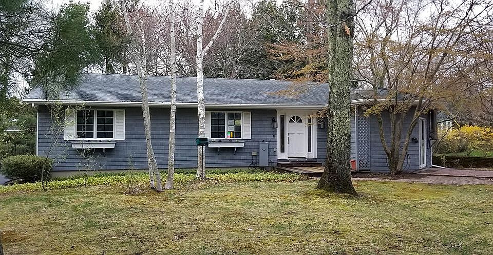 1st image of 85 Crystal Dr