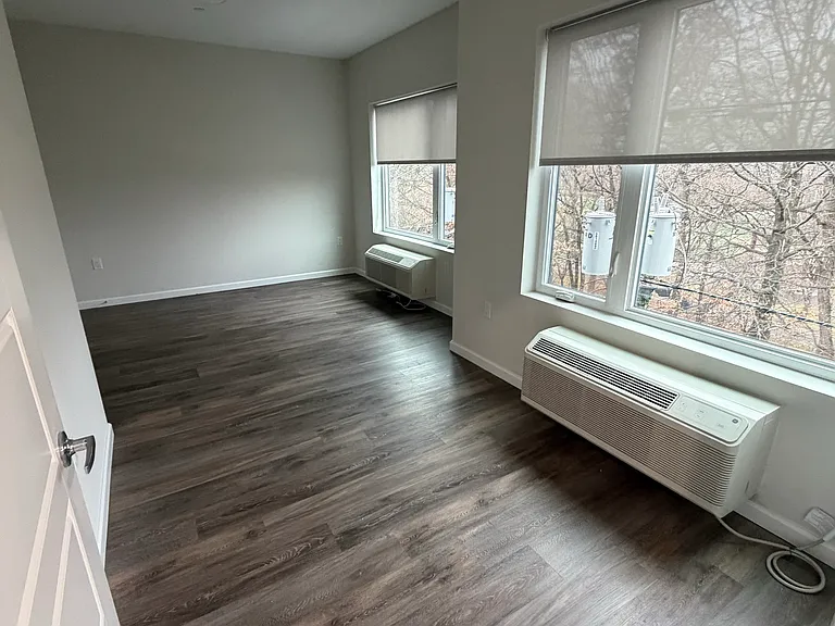 315 Lake St #402 — Photo 6