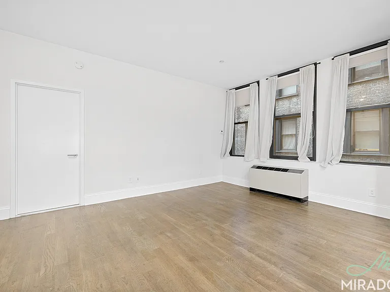 15 Park Row #24G — Photo 6