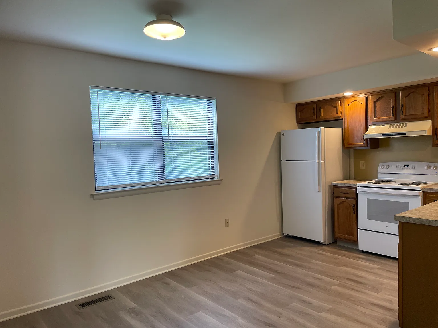 2 bed, 1.5 bath, 960 sqft, $1,795 — Photo 3