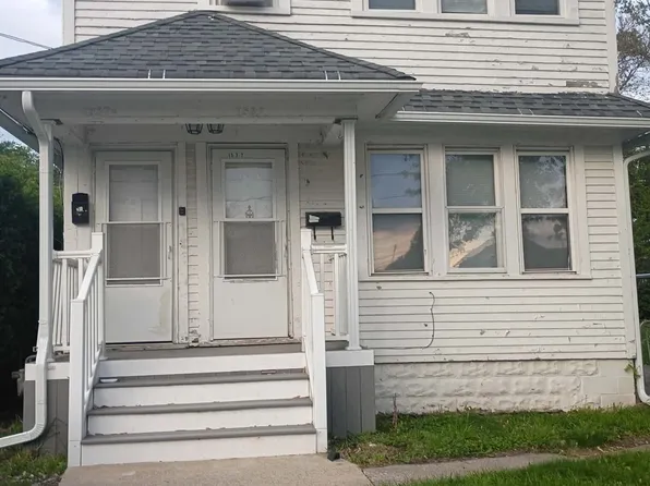 1537 Carlyle St, Toledo, OH 43605