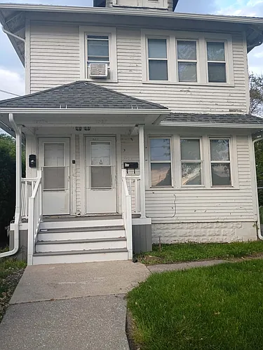 1537 Carlyle St Photo 1