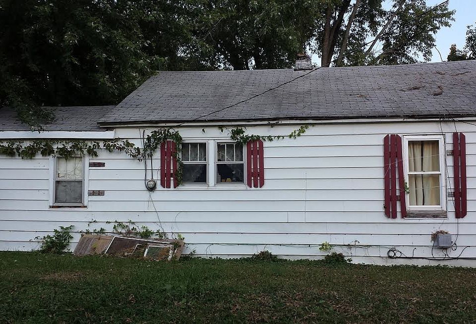 2nd image of 2965 Arnoldi Rd