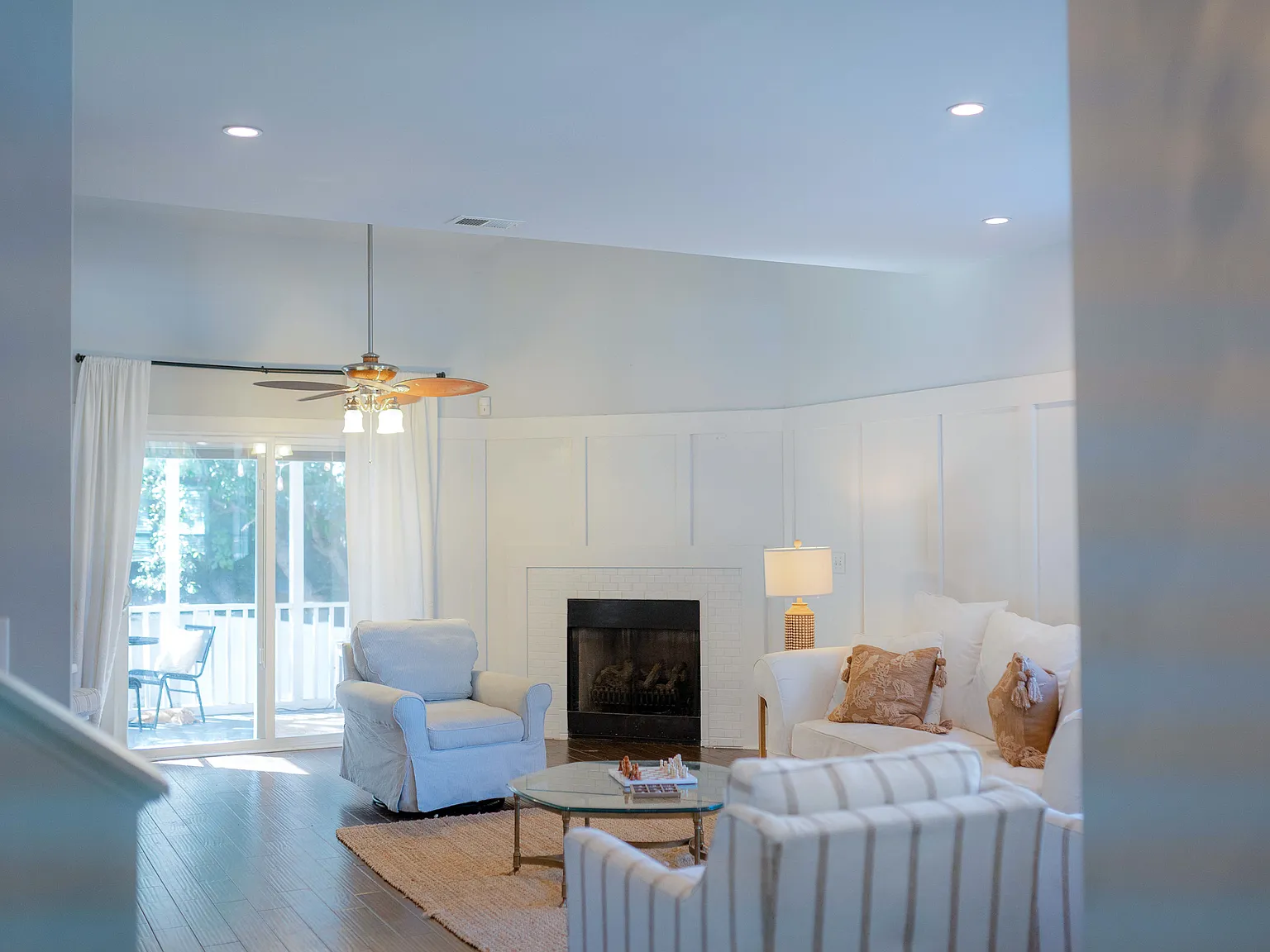 3 bed, 2233 sqft, $3,600 — Photo 2