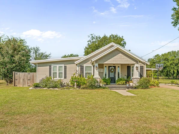 209 Lakeview St, Glen Rose, TX 76043