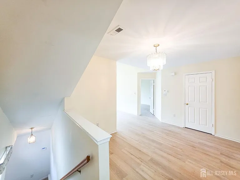 1 Rutland Ln — Photo 18