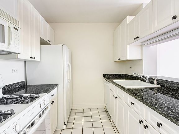 4th image of 350 E 82nd St APT 5H