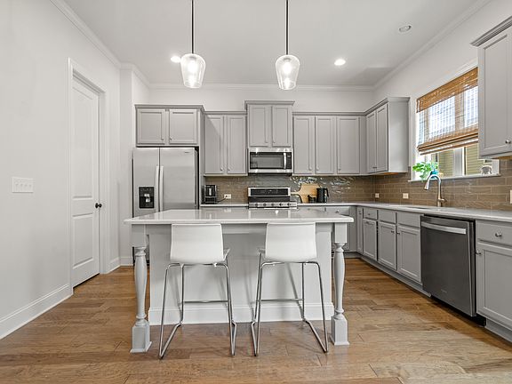2nd image of 613 Harrington Hls