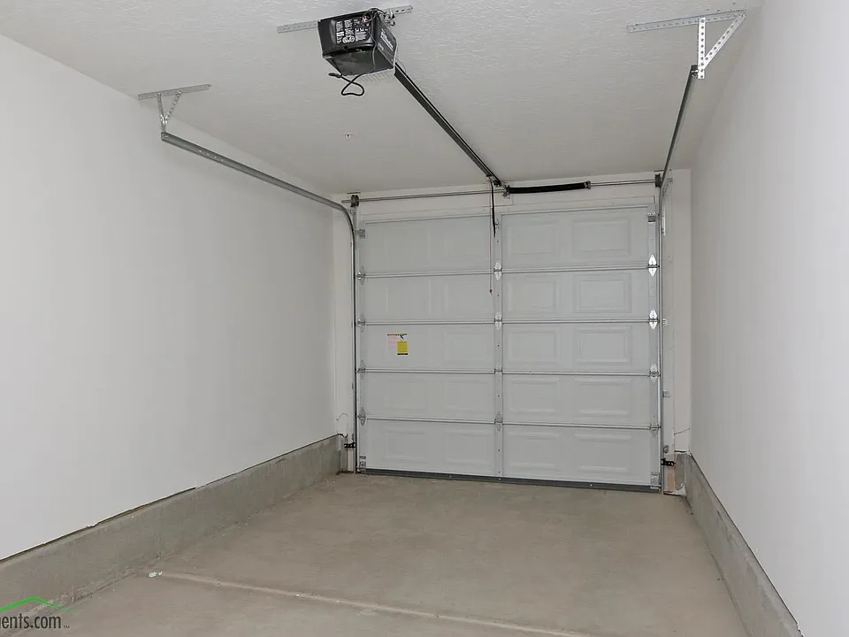 1 Car garage