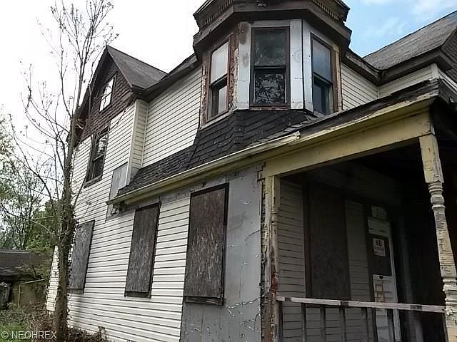 2nd image of 361 Emerson Pl