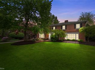 2695 Cranlyn Rd, Shaker Heights, OH 44122