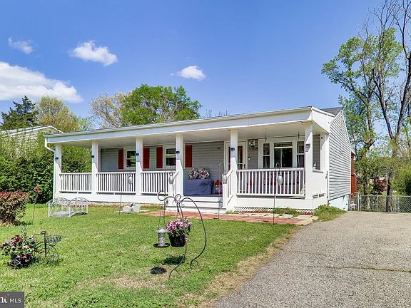 2nd image of 1304 Columbia Rd