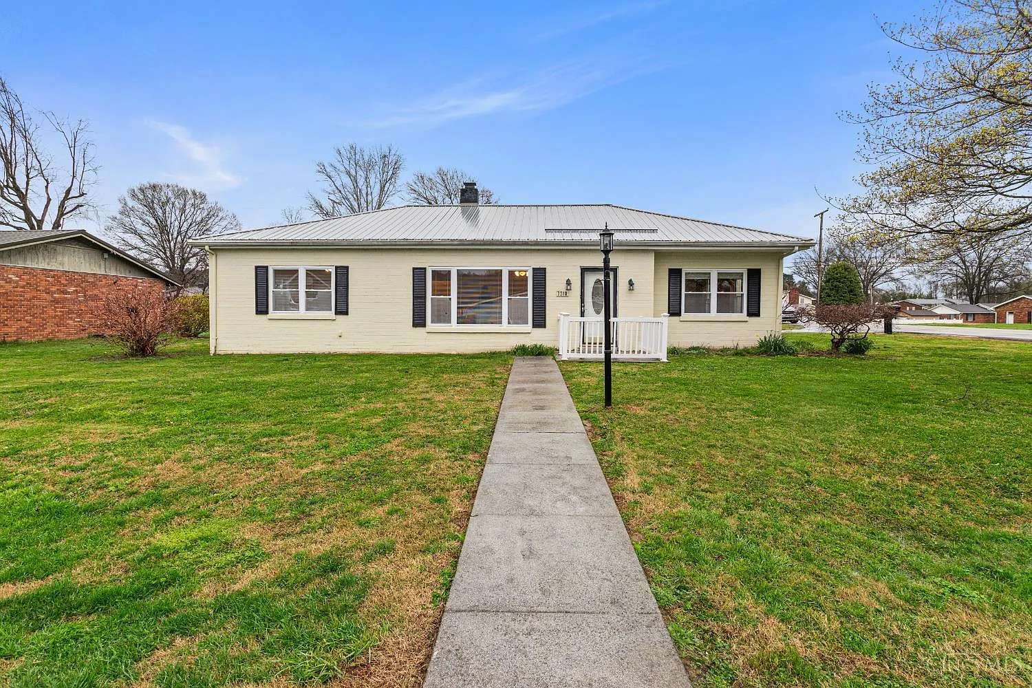 1710 Ridgeway Rd photo 1