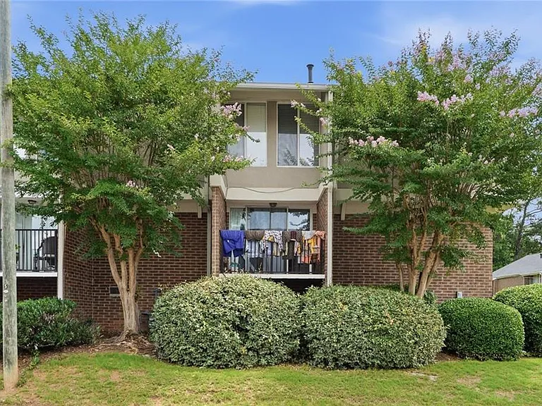 3301 Henderson Mill Rd #R1 — Photo 2