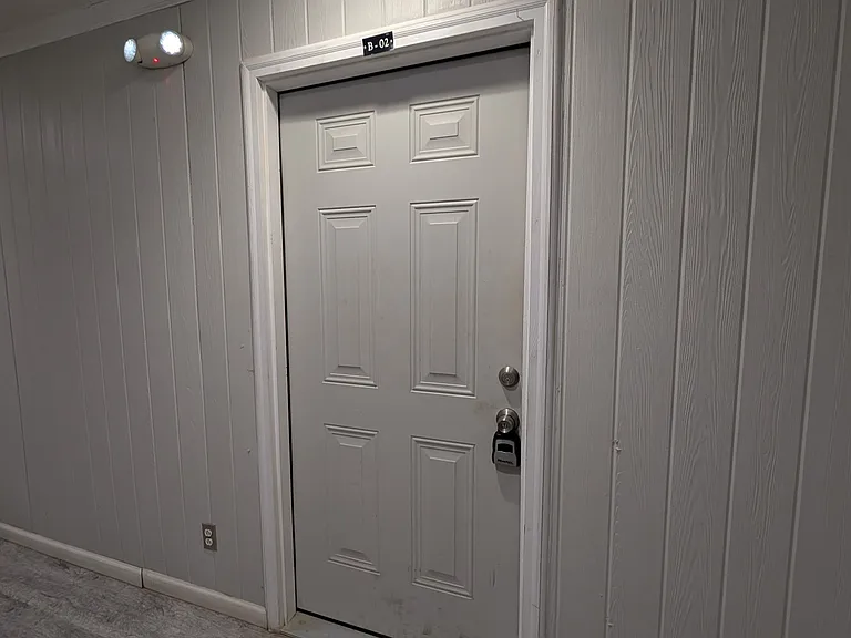 441 Harding Pl #B2 — Photo 1