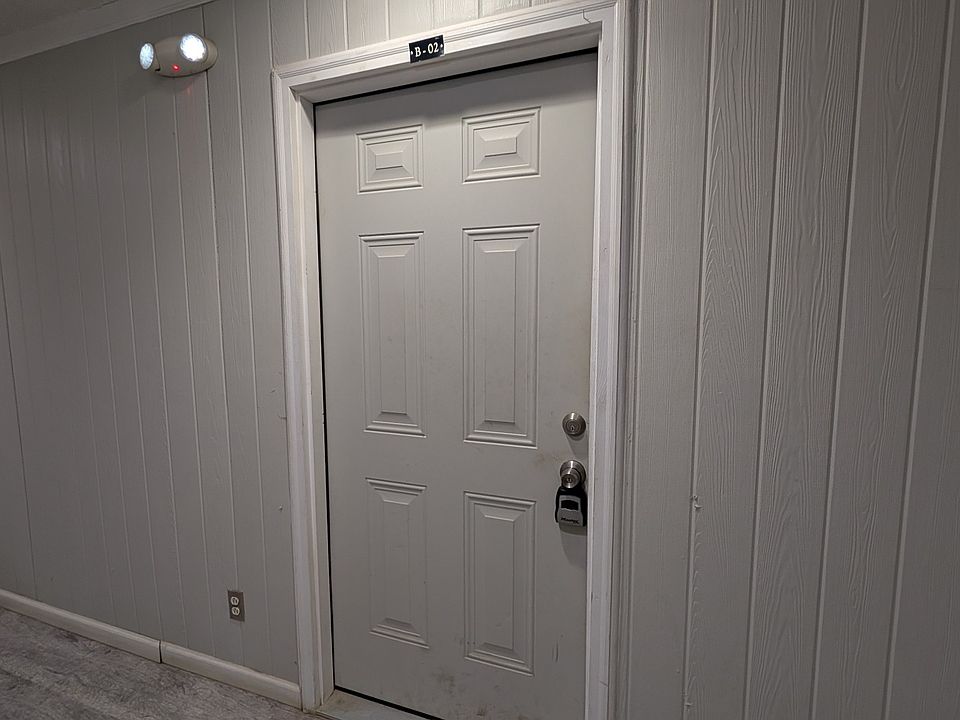 1st image of 441 Harding Pl APT B2