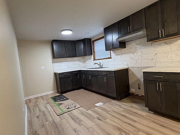 5th image of 5530 W Parker Ave #G
