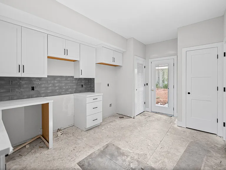 601 Mann Cir #1-5 — Photo 7