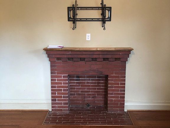 3rd image of 144 Claremont Ave APT 14