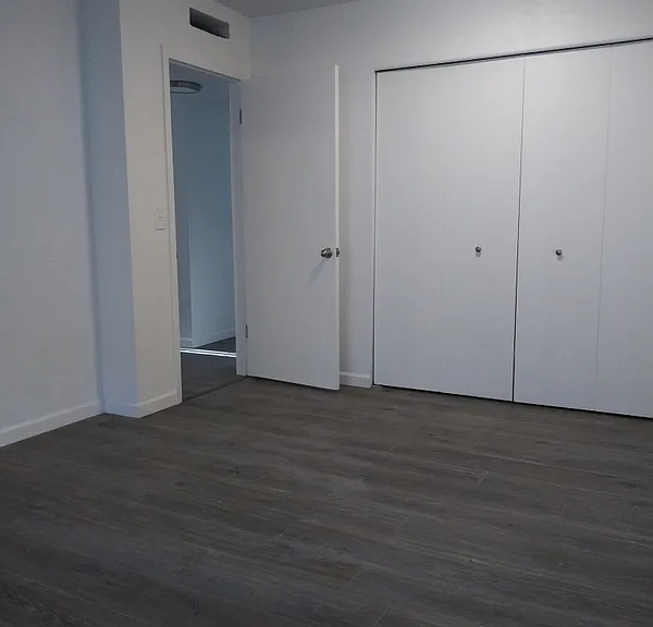 140 Bradshaw Dr #4 — Photo 11