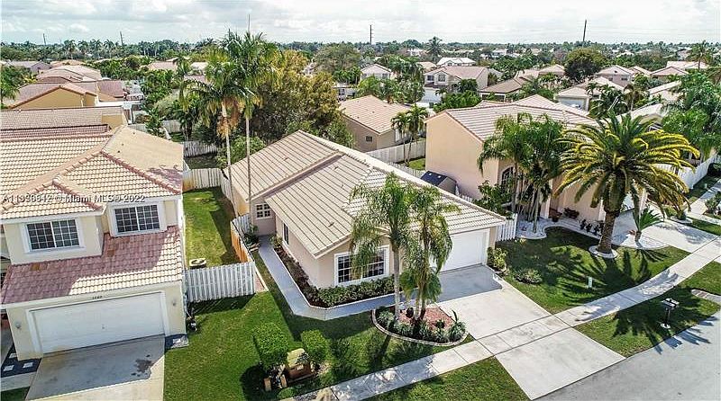 1st image of 1335 SW 180th Ave #1335