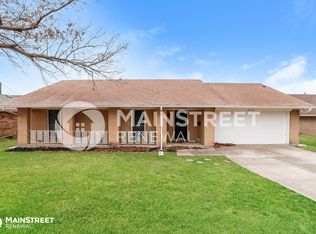 2712 Mark Twain Dr, Farmers Branch, TX 75234