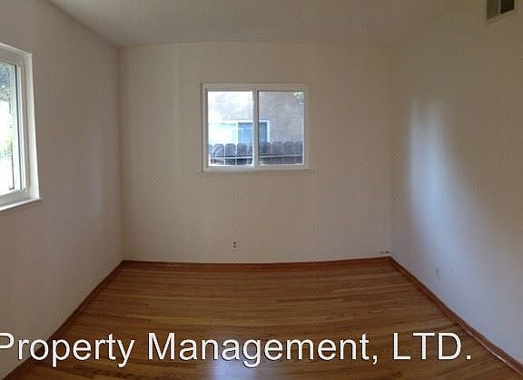4th image of 1044 W Stanton Way