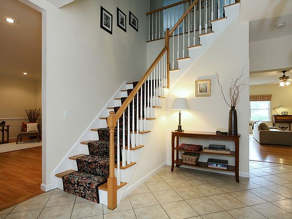 429_new_rochelle_road_MLS_HID931213_ROOMfoyer