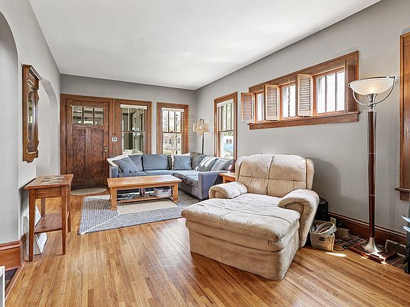 3rd image of 4712 Minnehaha Ave