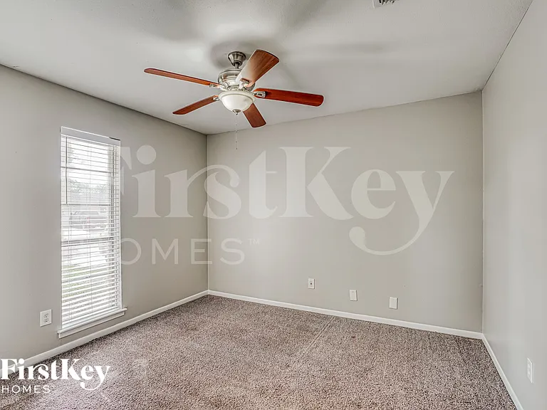 6610 Rowell Ct — Photo 16