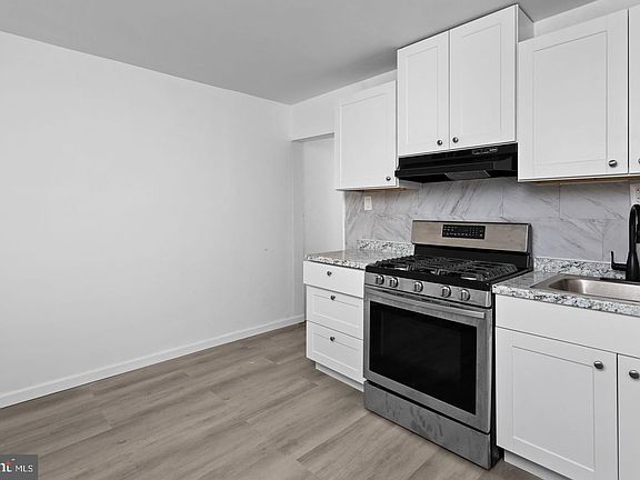 3rd image of 72 Franklin St
