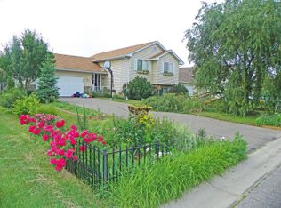 924 Walnut St S, Belle Plaine, MN 56011