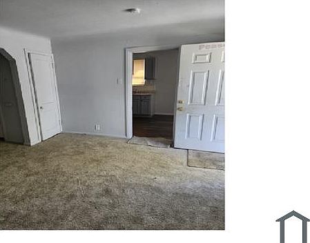 4th image of 19934 Rosemont Ave