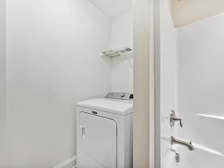 1359 Town Home Dr — Photo 6