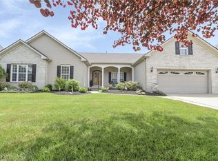 37325 Sugar Creek Ln, North Ridgeville, OH 44039