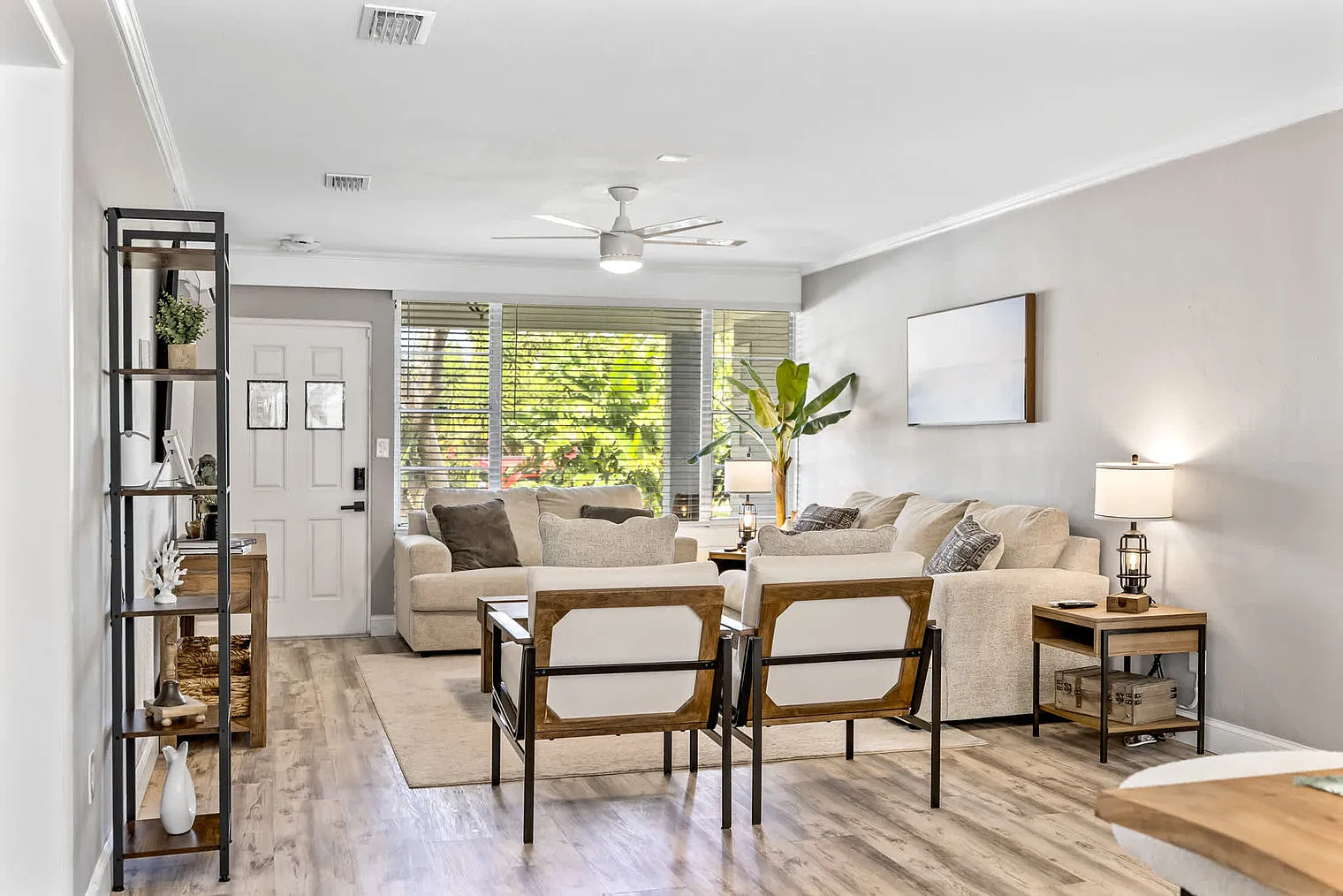 3 bed, 2.0 bath, 1410 sqft, $7,708 — Photo 1