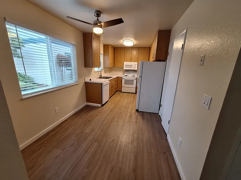 3122 Crescent Ave — Photo 12
