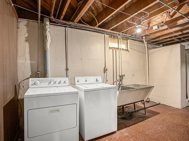 231 Woodside Dr NE — Photo 21
