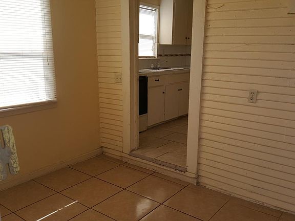 2nd image of 307 W Peter St APT B