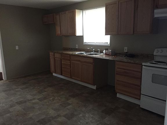 Kitchen. Refrigerator and dishwasher were not installed at t