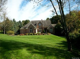 4806 Windswept Dr, Milford, MI
