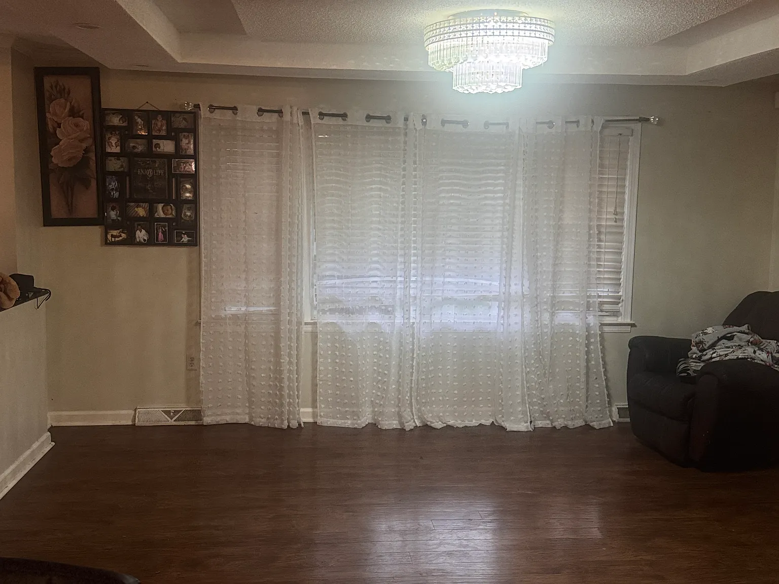 4 bed, 2067 sqft, $2,200 — Photo 4