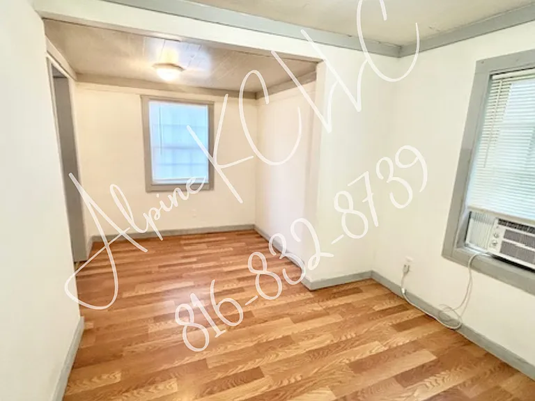 210 W Mill St — Photo 10