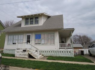 417 E 1st St, Carroll, IA 51401