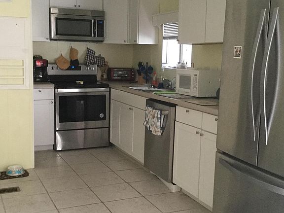 4th image of 5240 Christiancy Ave
