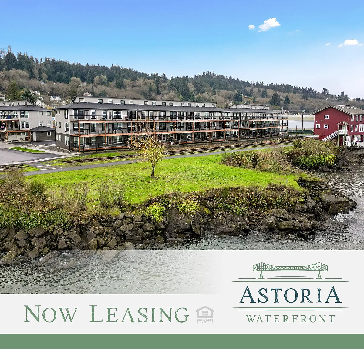 Astoria Waterfront — Photo 1