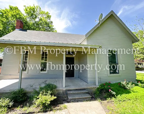 507 N Live Oak Ave Photo 1